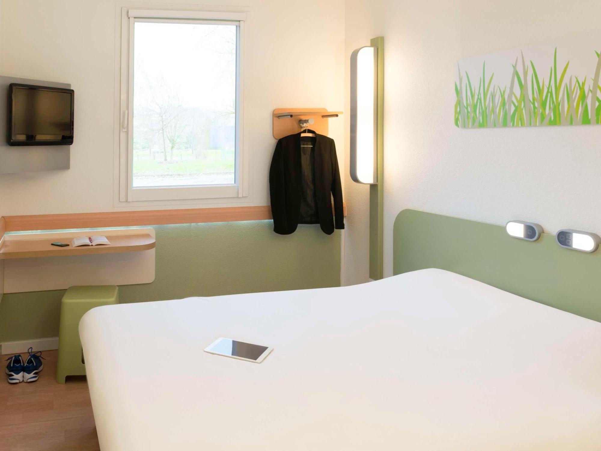 Ibis Budget Lons-Le-Saunier Esterno foto