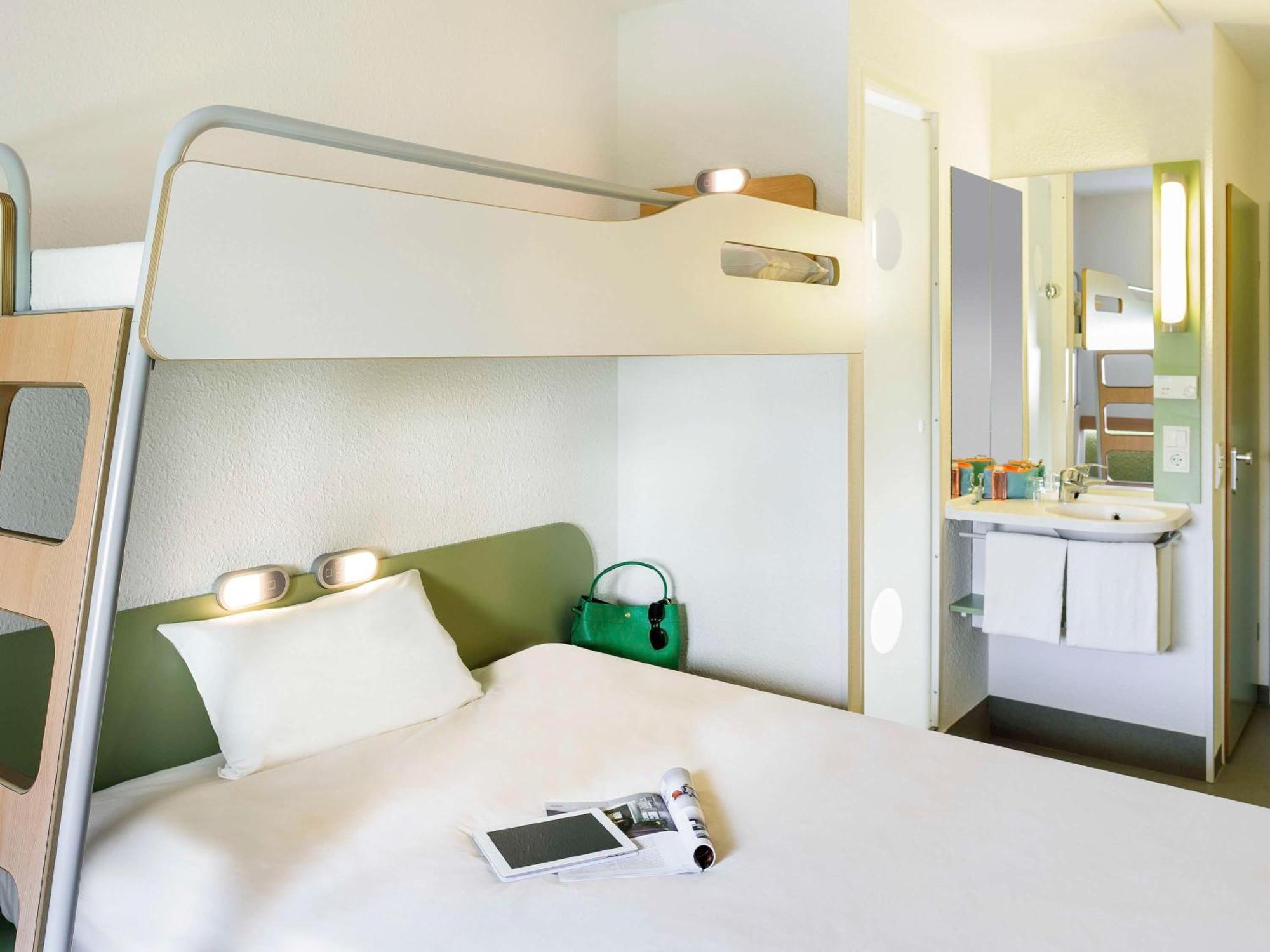 Ibis Budget Lons-Le-Saunier Esterno foto