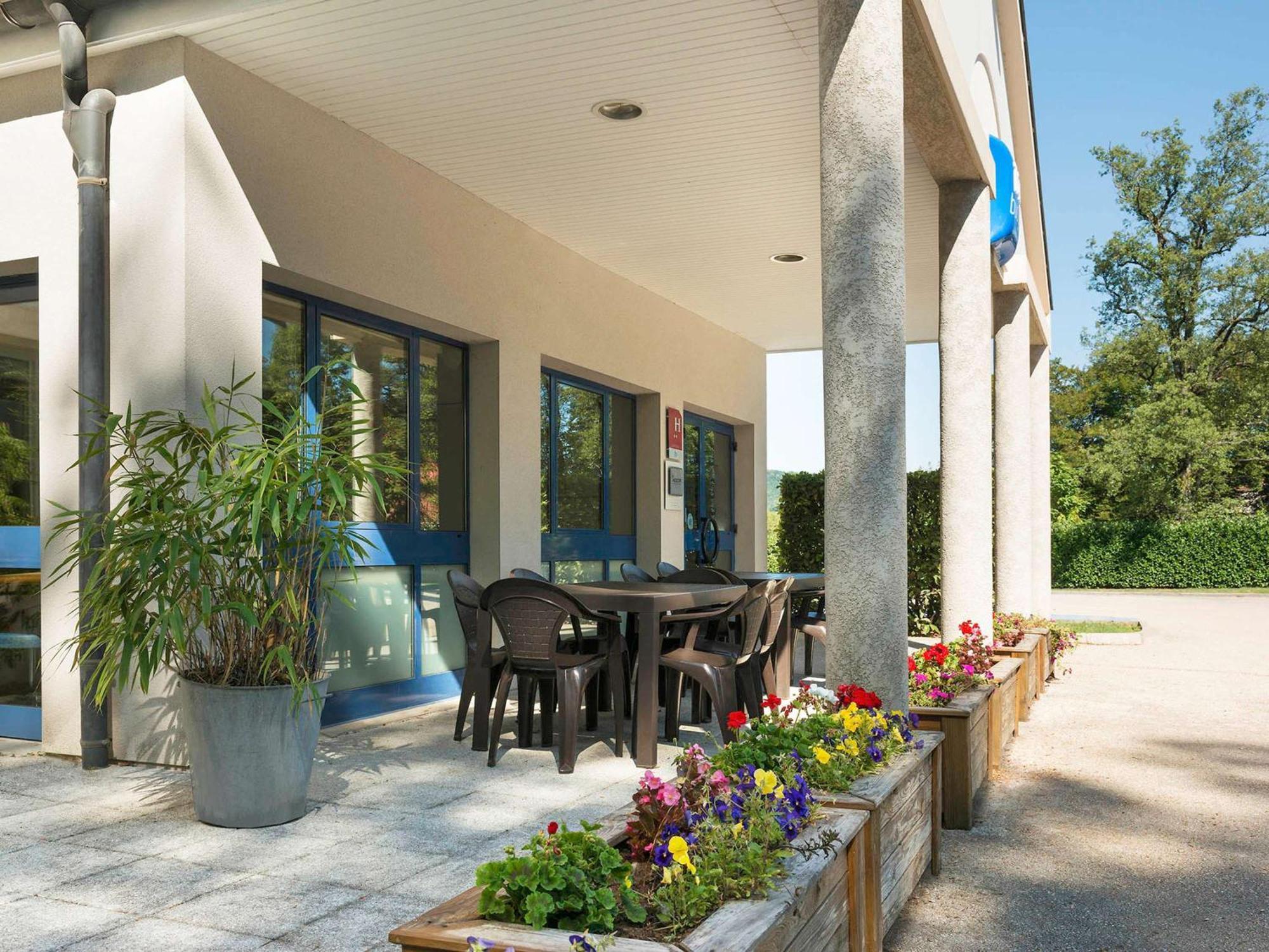 Ibis Budget Lons-Le-Saunier Esterno foto