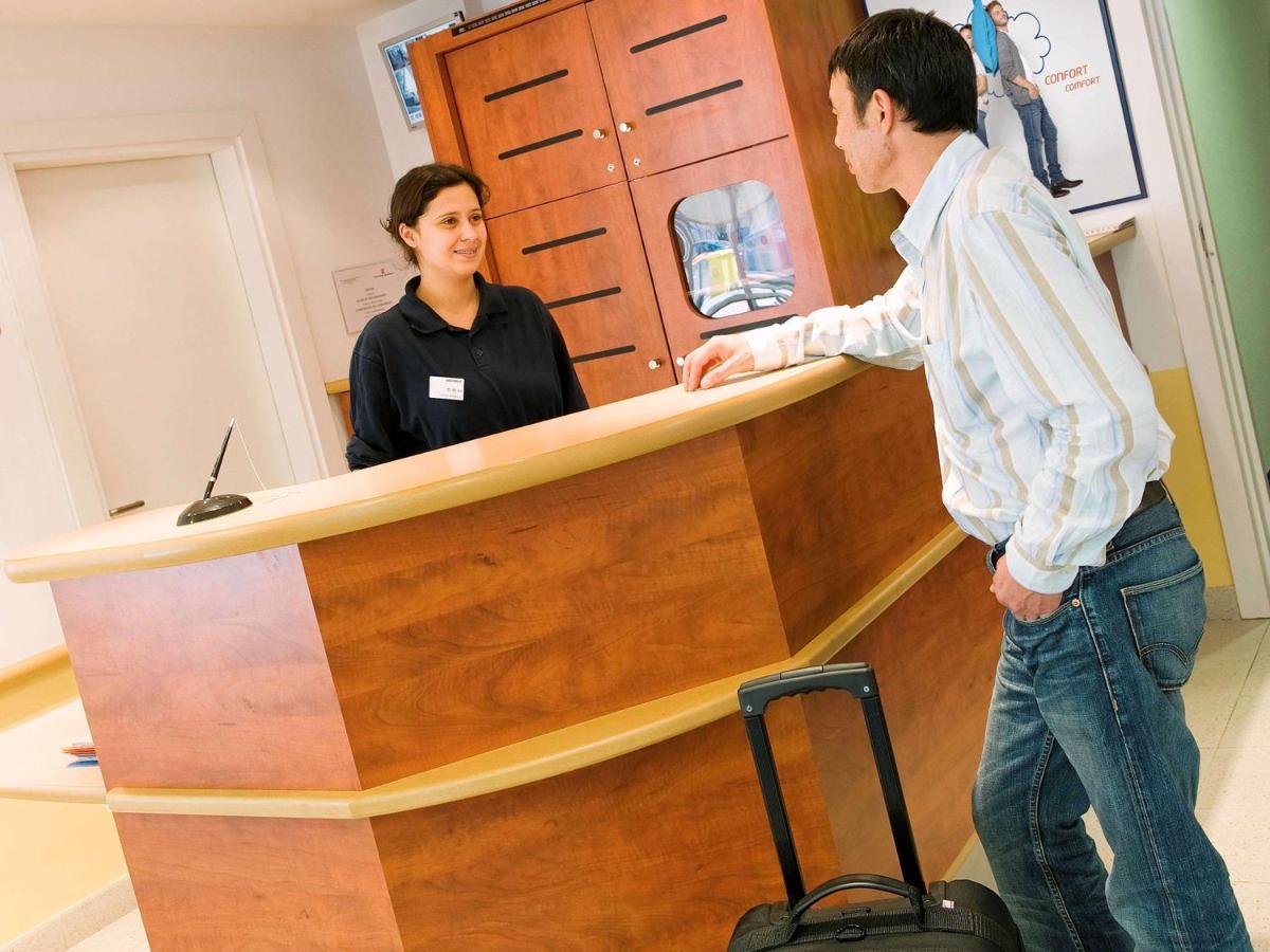Ibis Budget Lons-Le-Saunier Esterno foto
